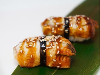 Nigiri s úhořem (2 ks)