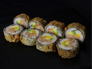 Roll w tempurze z pieczonym łososiem i pomarańczą ( 8szt.)