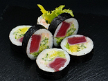 Futomaki z tuńczykiem (6 szt)