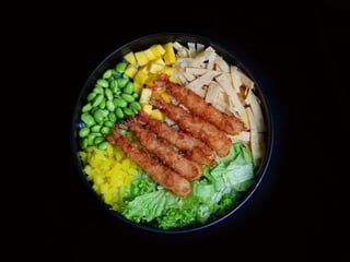 Bowl z krewetkami w tempurze