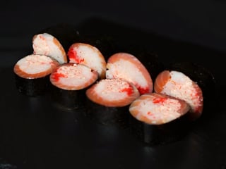 Roll Łososiowy (8szt)
