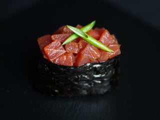 Gunkan z tuńczukiem