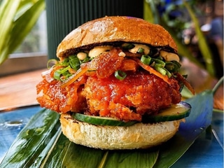 SPICY CHICKEN BURGER