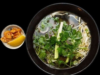 PHO RESTOVANÉ MEDIUM RARE HOVĚZÍ