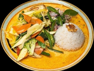 YELLOW CURRY HOVĚZÍ