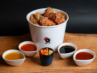 Smažené kuřecí kousky kyblík - Vyber si svou omáčku