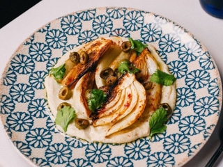 Фенхель з оливками на горіховому соусі