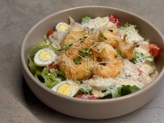 Цезар з креветками темпура