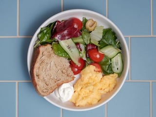 Скрембл з овочами