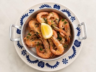 Summer shrimps, herbs butter, garlic