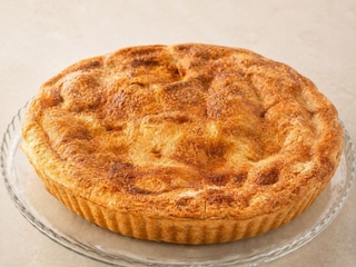 Apple pie with ice cream