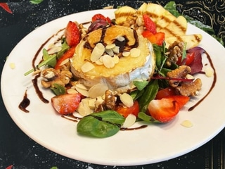 Kitsejuustu salat