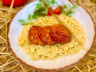 Котлетки курячі з локшиною