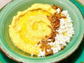 Банош зі шкварками 