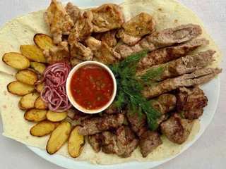Мʼясне асорті на компанію XX