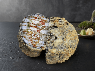 Sushi-burger z krewetkami panko i tatarem z surimi