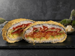 Sushi-burger z tatarem z łososia