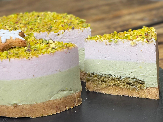 Чізкейк Фісташковий з полуницею