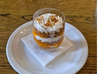 Морквяний трайфл з обліпихою