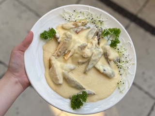 Картопля під сирним соусом