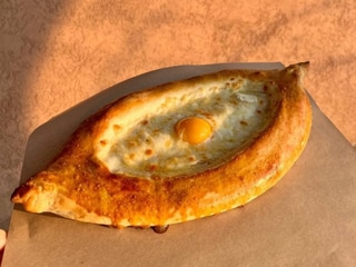 Хачапурі по-аджарськи