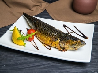Скумбрія запечена по-царськи