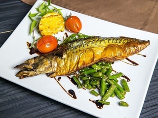 Скумбрія на грилі