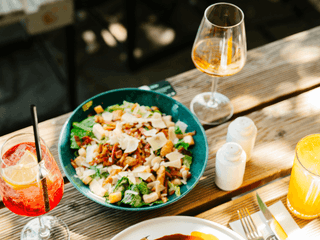 100 g CAESAR S KUŘECÍM MASEM