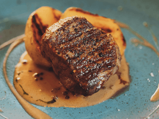 STEAK Z HOVĚZÍ SVÍČKOVÉ