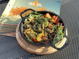 Сковорідка з овочами та мʼясом