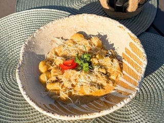 Ньокі з мідіями та кальмаром