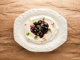 Лабне з карамелізованим виноградом