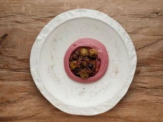 Хумус з запеченим буряком та оливками Базеркані