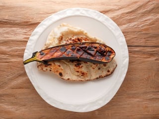 Баклажан на мангалі