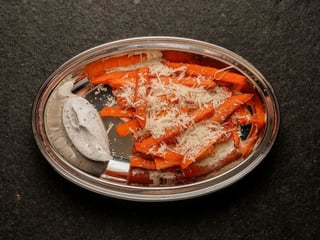 Батат фрі з трюфельним лабне та пармезаном