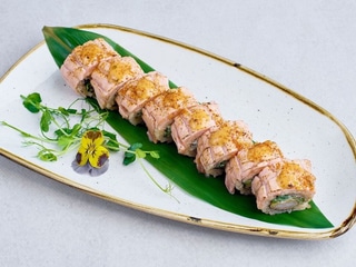Łosoś marynowany opalany / Marinated salmon, seared