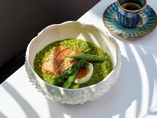 Зелена гречка з печеним лососем