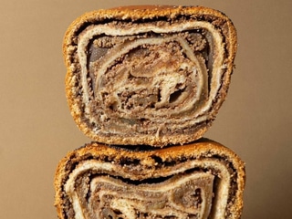 Мак білий з рулетом, яблуками та корицею