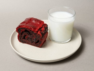 Вишні та мак з рулетом