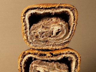 Мак білий з рулетом, яблуками та корицею