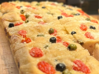 Morská soľ-olivy-paradajky