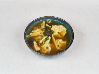 Won ton z pierożkami i makaronem