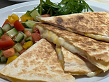 Sýrová Tortilla Quessadilla plněná 4 druhy sýru